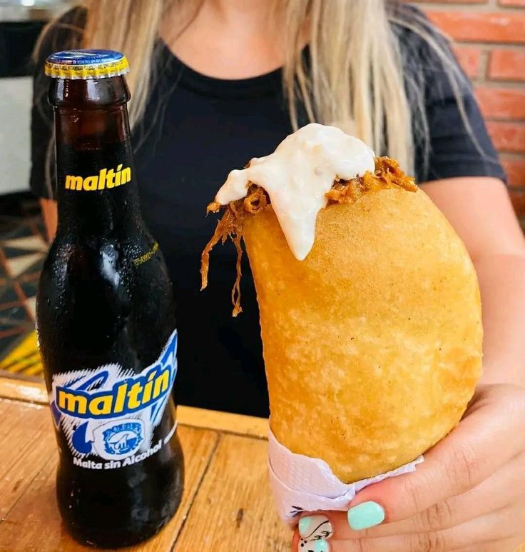 empanada y malta la mejor combinación 🤤❤️